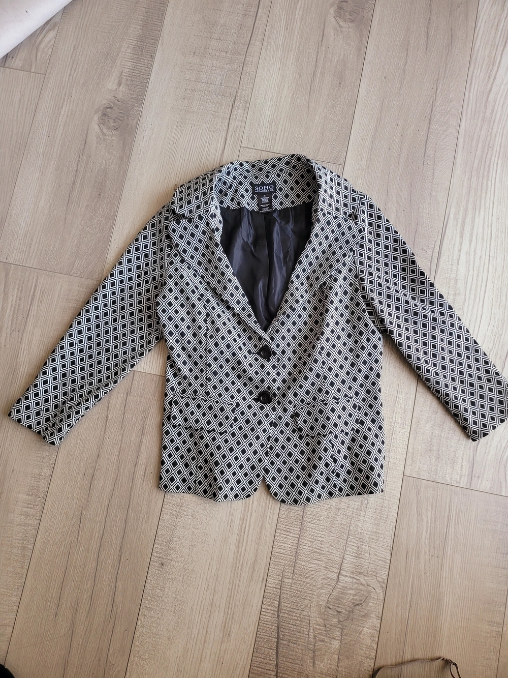 Soho Black and White Diamond-Print Blazer